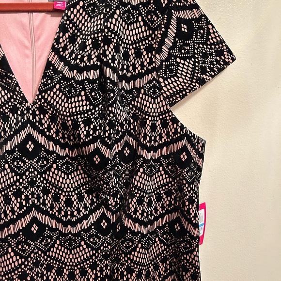 NWT VINCE CAMUTO Plus Size Flocked Fit & Flare Dress - Size 20 W - Picture 9 of 10